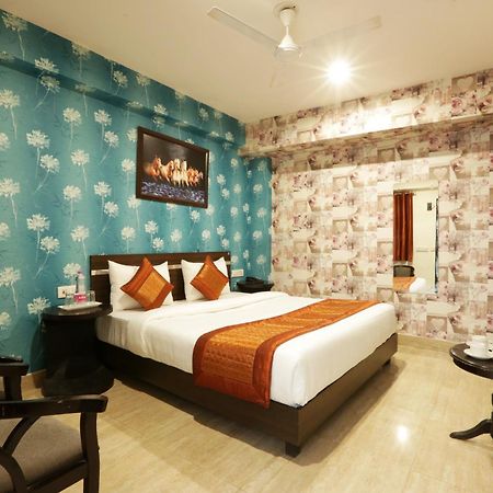 Airport Hotel Mayank Residency Nueva Delhi Exterior foto