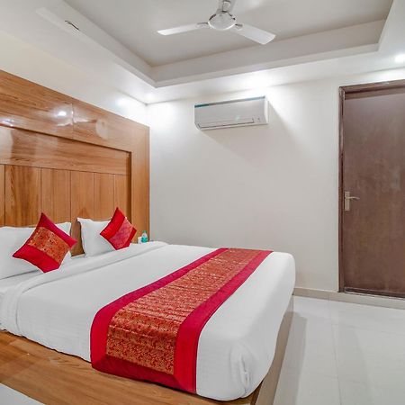 Airport Hotel Mayank Residency Nueva Delhi Exterior foto