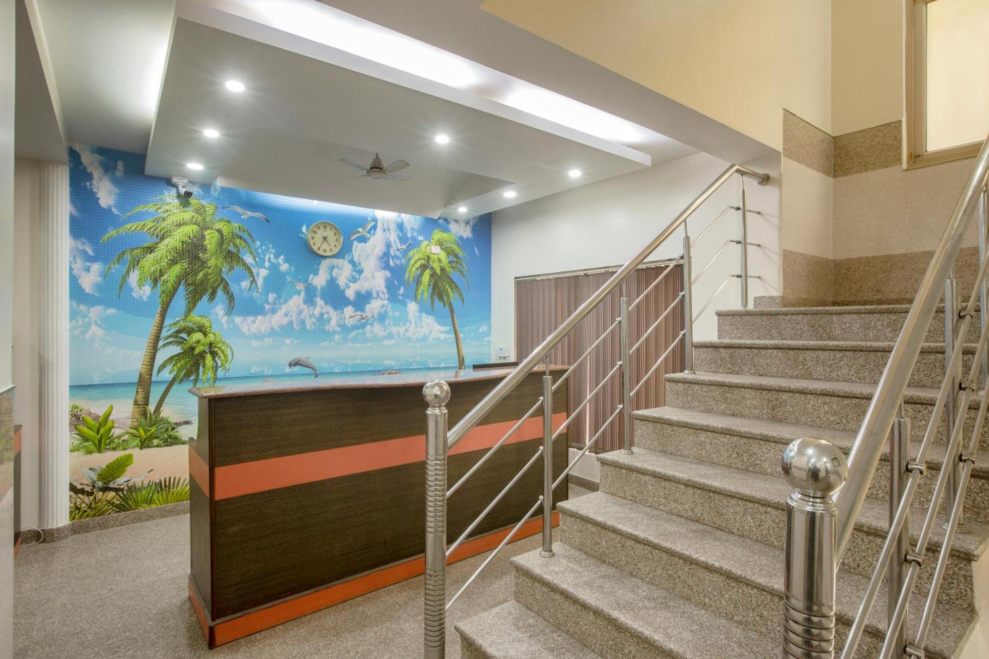 Airport Hotel Mayank Residency Nueva Delhi Exterior foto