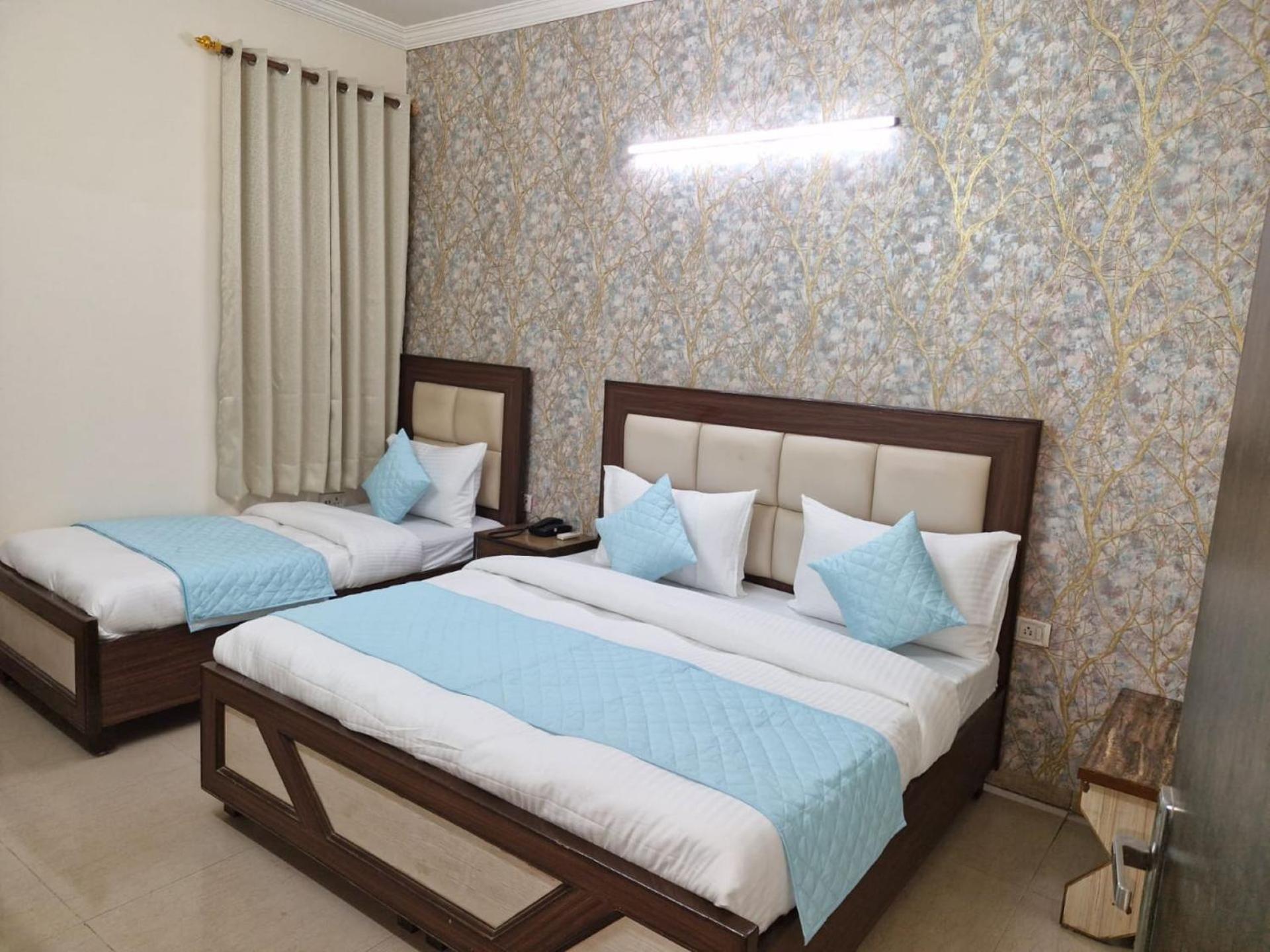Airport Hotel Mayank Residency Nueva Delhi Exterior foto