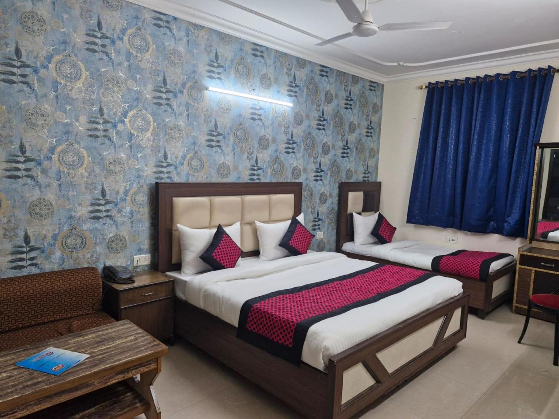 Airport Hotel Mayank Residency Nueva Delhi Exterior foto