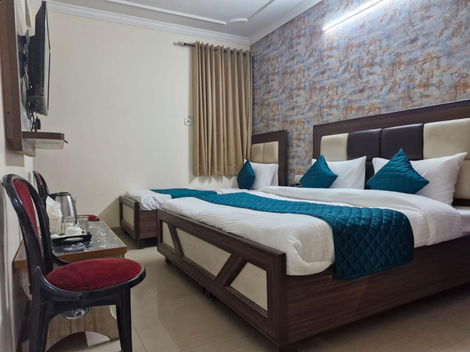 Airport Hotel Mayank Residency Nueva Delhi Exterior foto