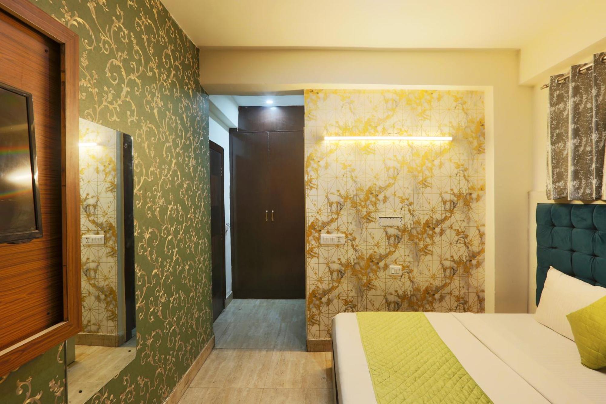 Airport Hotel Mayank Residency Nueva Delhi Exterior foto