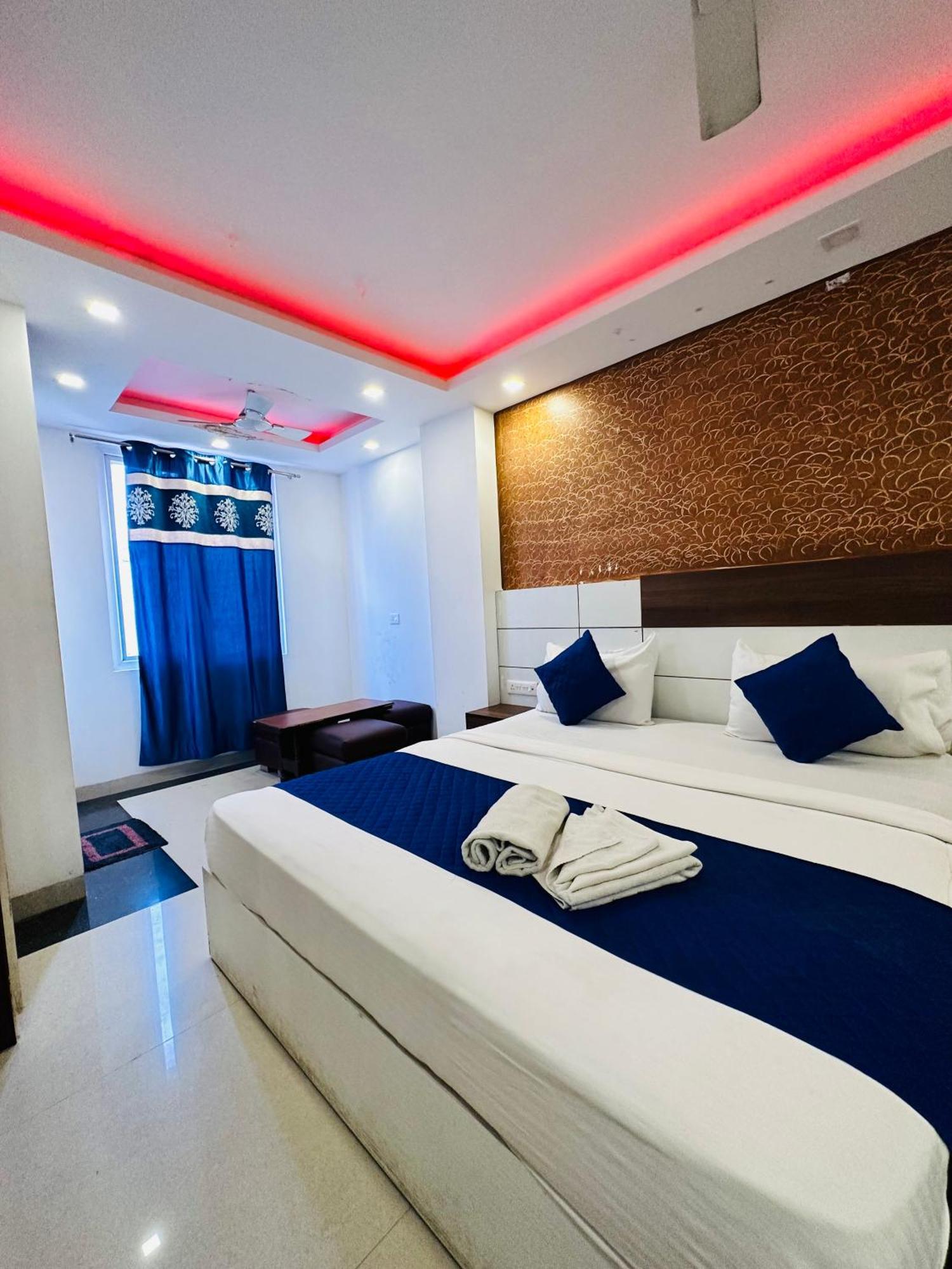 Airport Hotel Mayank Residency Nueva Delhi Exterior foto