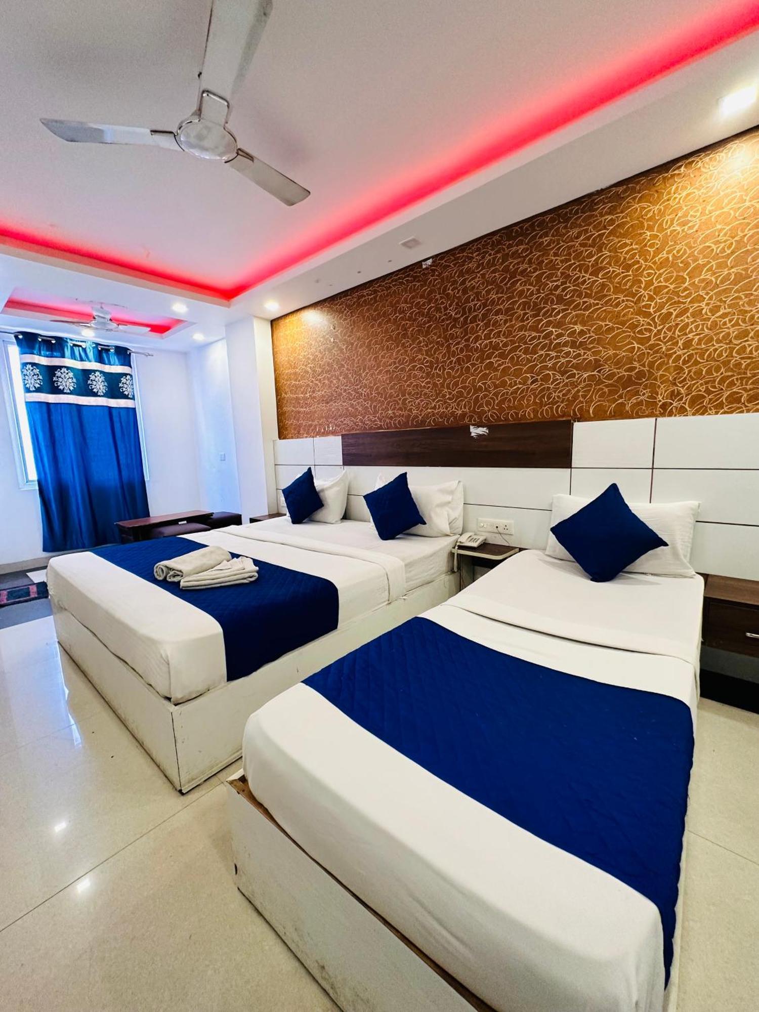 Airport Hotel Mayank Residency Nueva Delhi Exterior foto