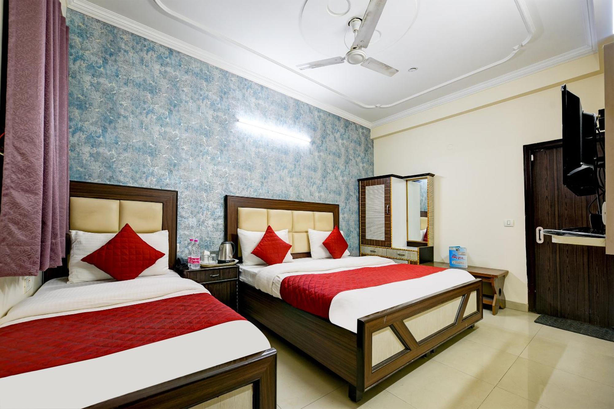 Airport Hotel Mayank Residency Nueva Delhi Exterior foto