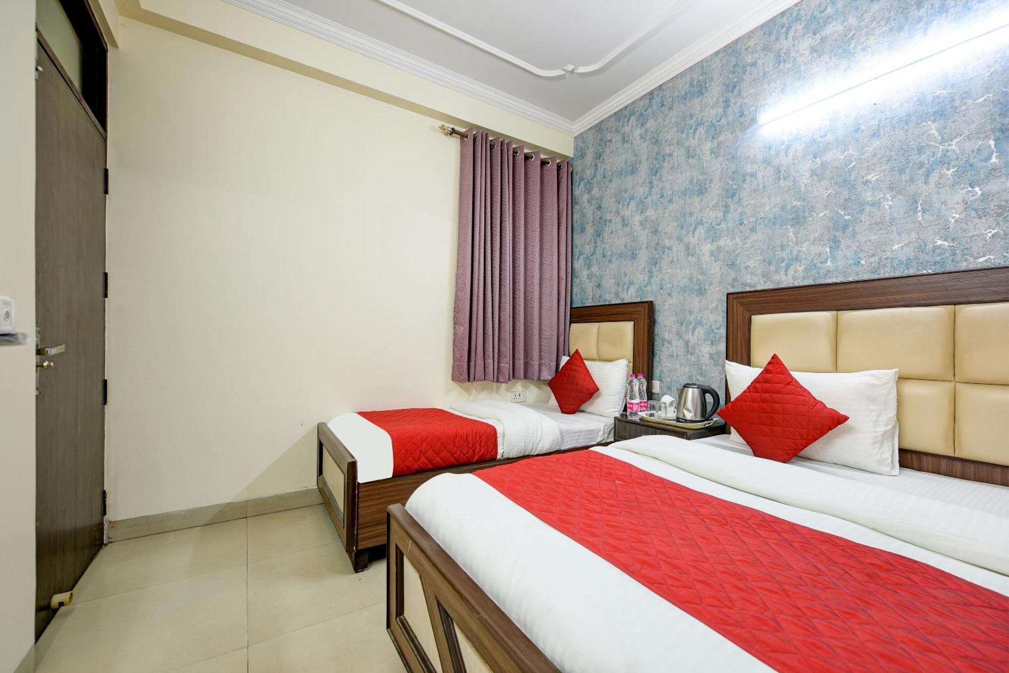 Airport Hotel Mayank Residency Nueva Delhi Exterior foto