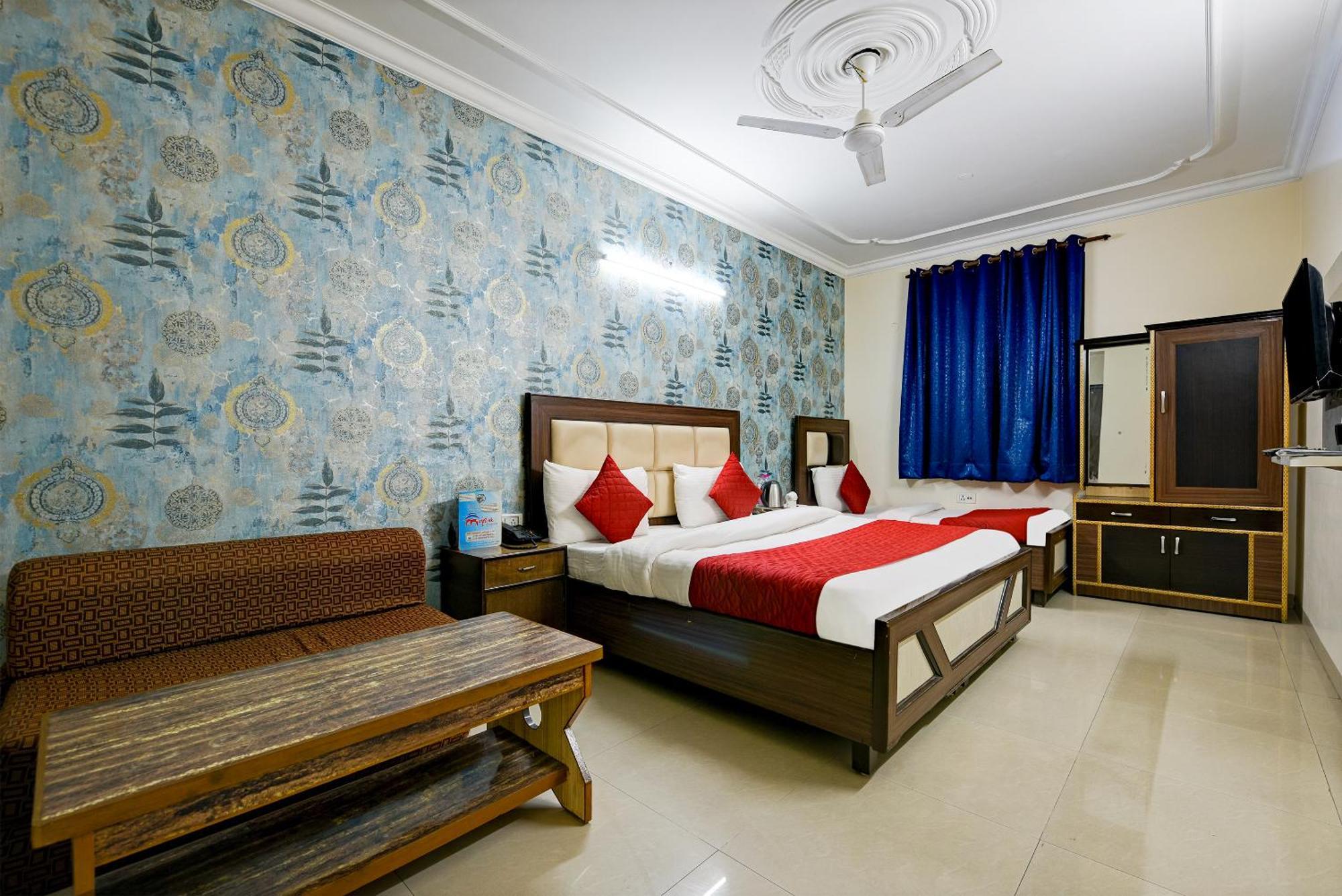Airport Hotel Mayank Residency Nueva Delhi Exterior foto